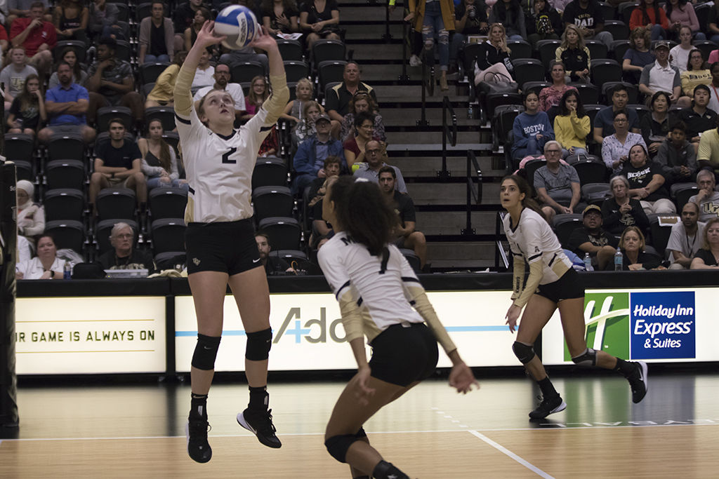 UCF swept UHouston in three straight sets